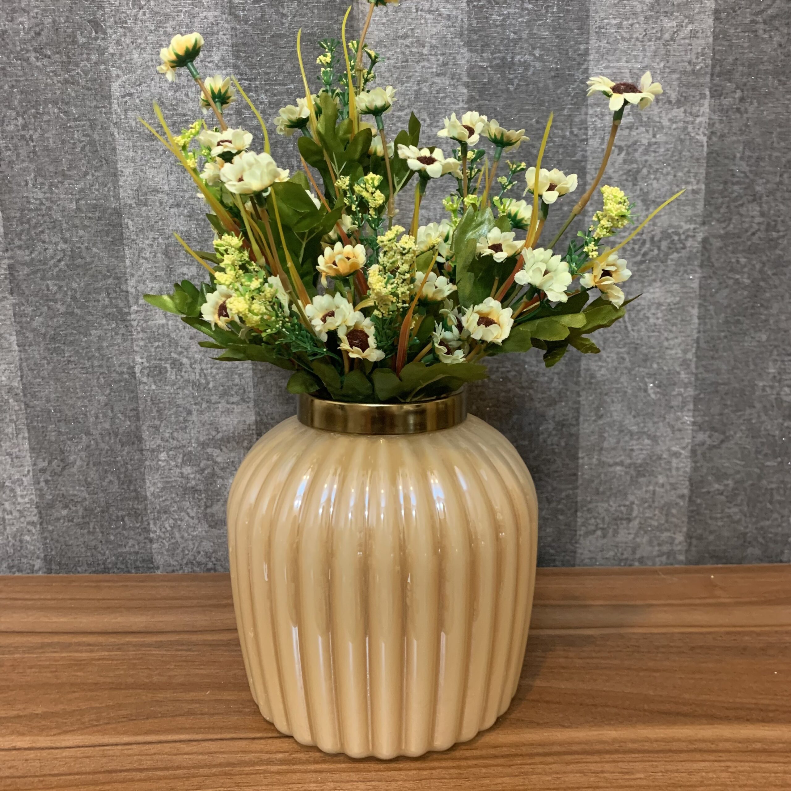 گلدان شیشه ای