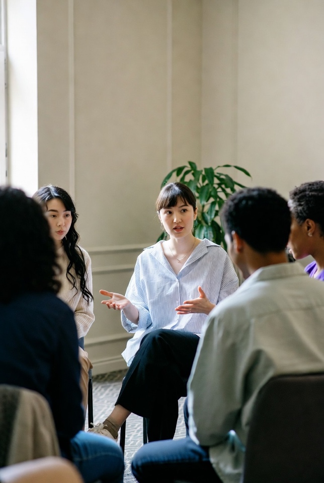 انواع گروه درمانی حضوری و آنلاین